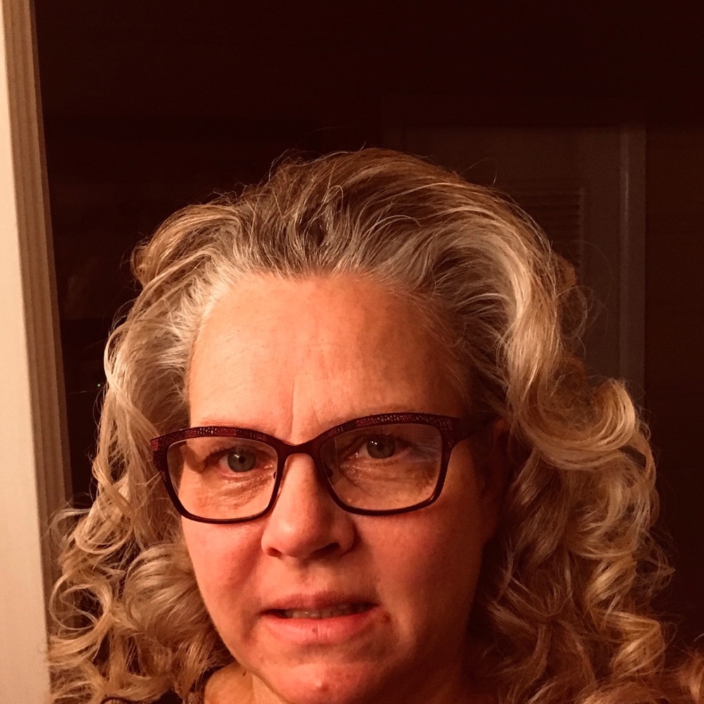 Meet your Posher, Debbie